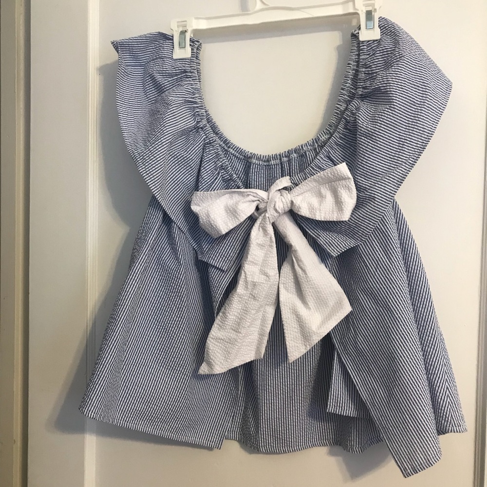 XL Seersucker Blue Stripe Top w/Bow closure